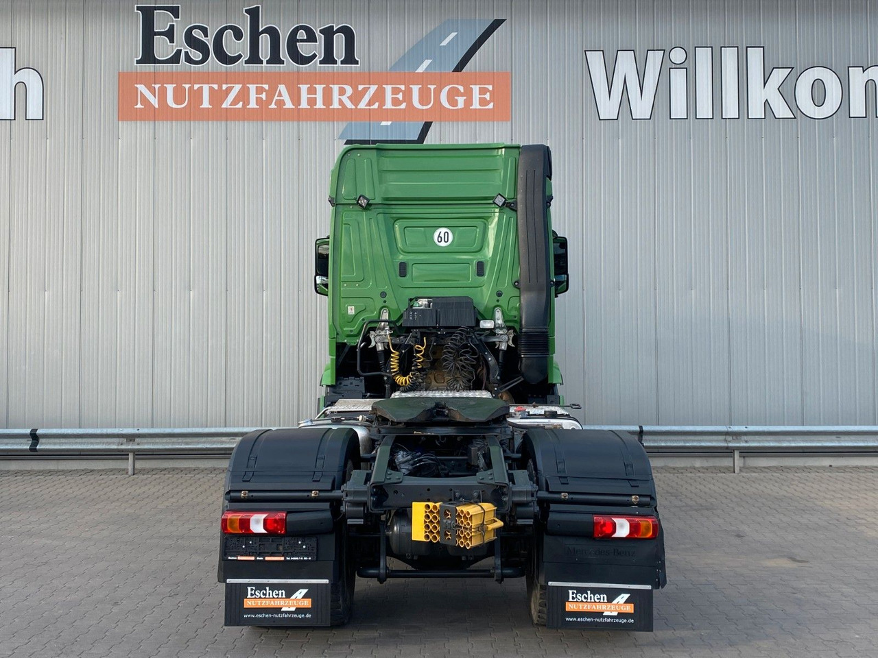 Mercedes-Benz 1851 4x4 MP4 | LOF*Blatt*2x Hydraulik*Klima*1.Hd - Sadulveok: pilt 4 Mercedes-Benz 1851 4x4 MP4 | LOF*Blatt*2x Hydraulik*Klima*1.Hd - Sadulveok: pilt 4