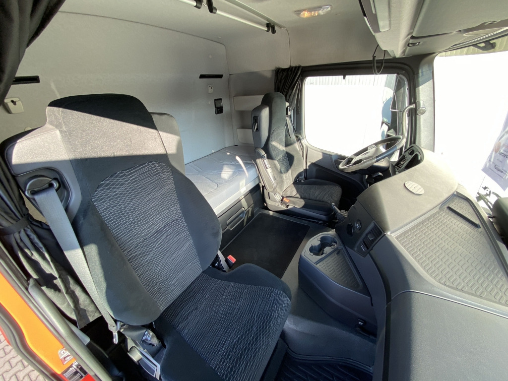 Sadulveok Mercedes-Benz 2642 LS 6x4 Arocs: pilt 13