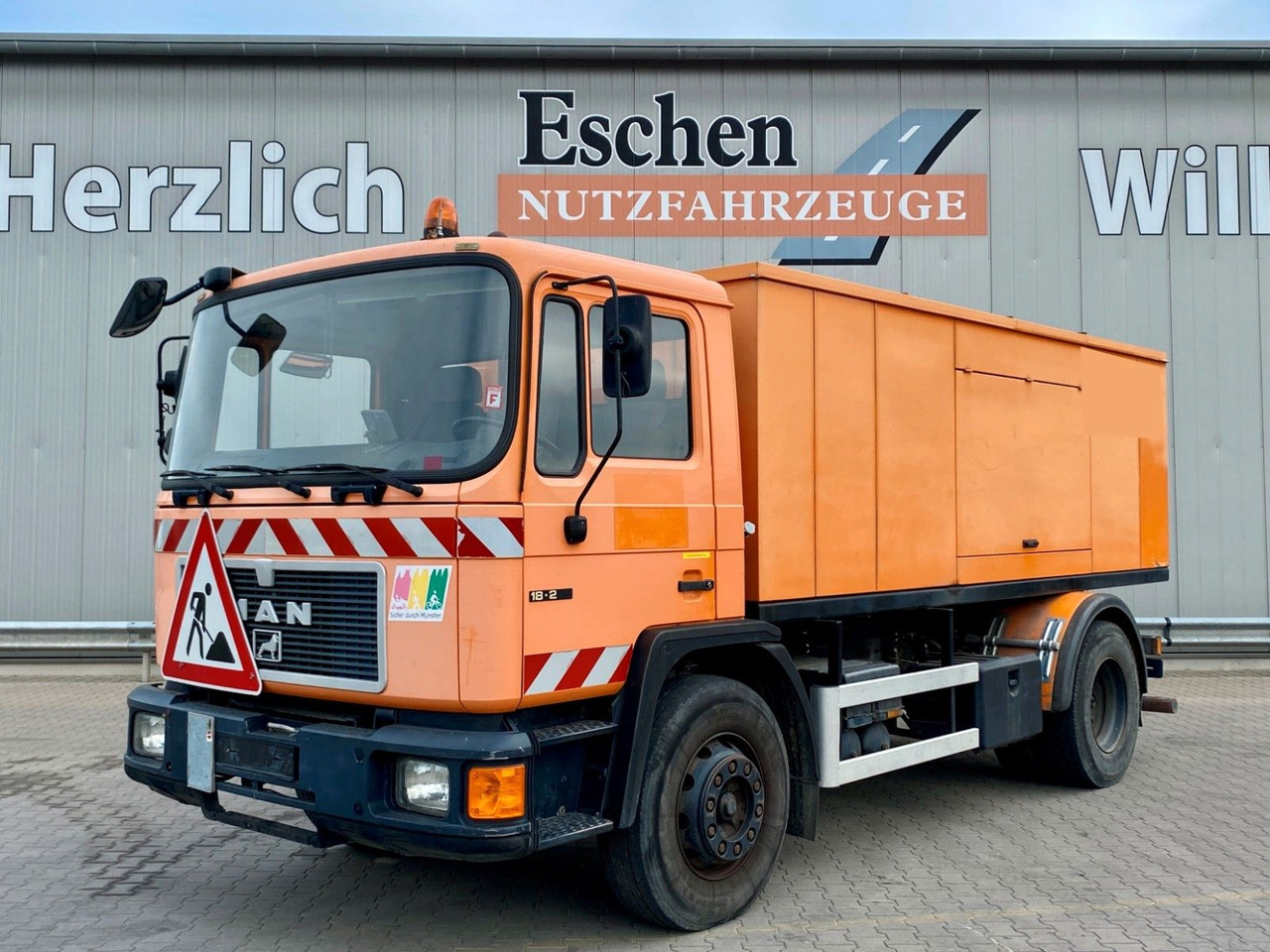 MAN 18.272 Polyma Stromaggregat/168kW | 3x Sitze*AHK - Veoauto: pilt 1 MAN 18.272 Polyma Stromaggregat/168kW | 3x Sitze*AHK - Veoauto: pilt 1