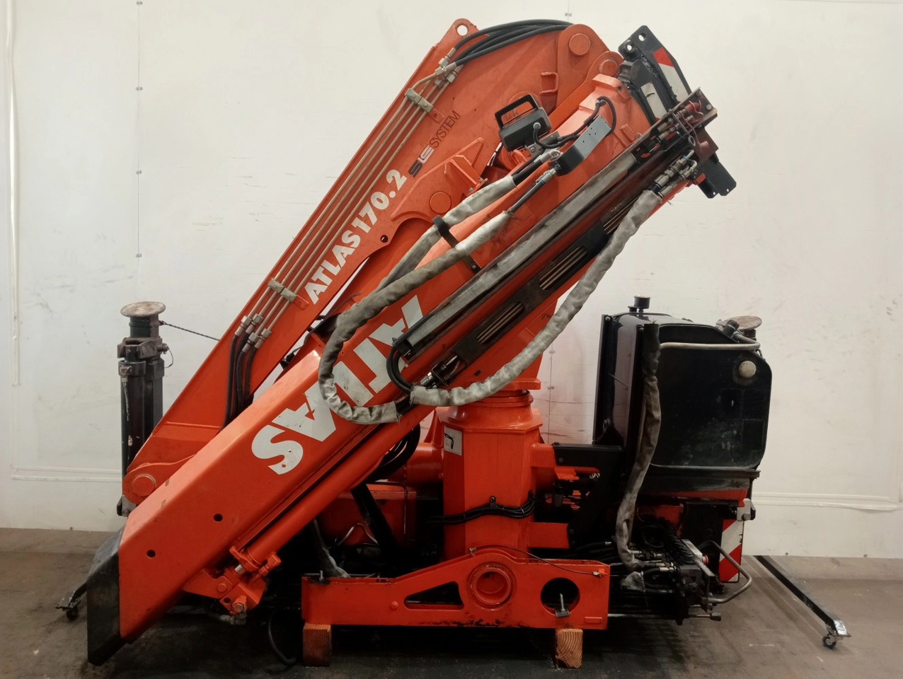 Grúa ATLAS AK170.2 A2 - Kraana-manipulaator - Veoauto: pilt 2 Grúa ATLAS AK170.2 A2 - Kraana-manipulaator - Veoauto: pilt 2
