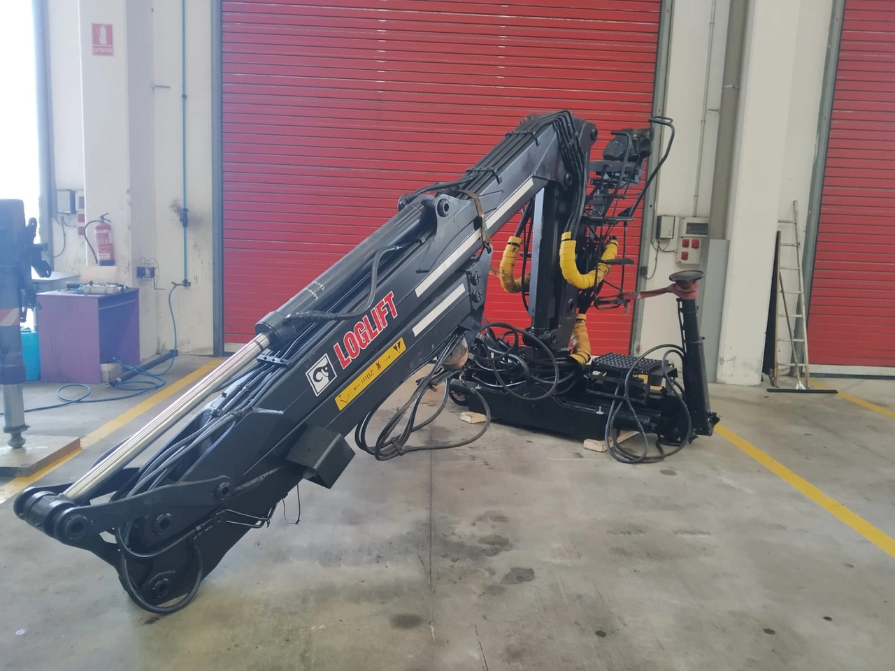 Grúa LOGLIFT 120S79R - Kraana-manipulaator - Veoauto: pilt 4 Grúa LOGLIFT 120S79R - Kraana-manipulaator - Veoauto: pilt 4