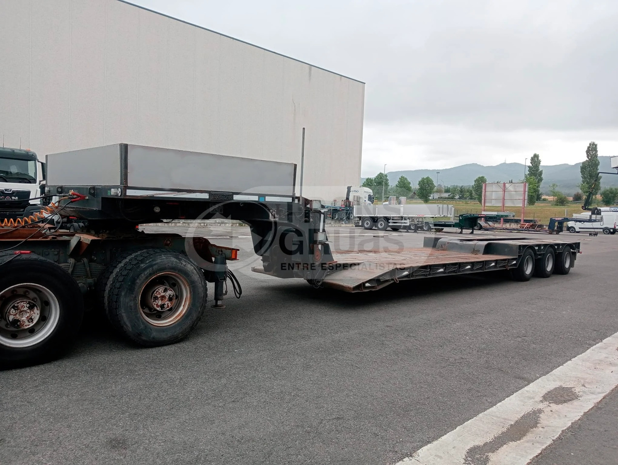 Semirremolque cama rebajado Traylona GP3BMA 13T - Madal platvormpoolhaagis: pilt 3 Semirremolque cama rebajado Traylona GP3BMA 13T - Madal platvormpoolhaagis: pilt 3