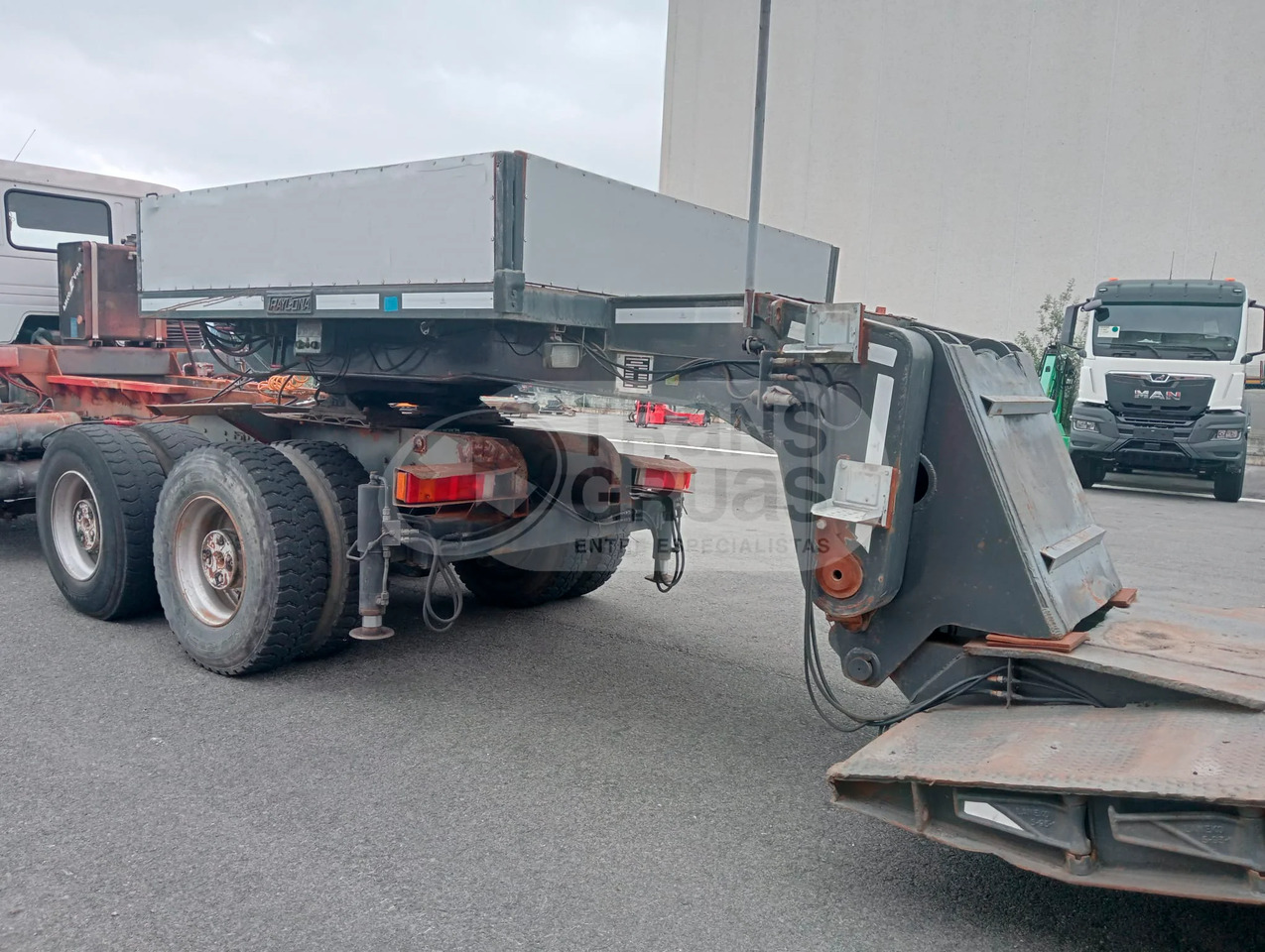 Semirremolque cama rebajado Traylona GP3BMA 13T - Madal platvormpoolhaagis: pilt 4 Semirremolque cama rebajado Traylona GP3BMA 13T - Madal platvormpoolhaagis: pilt 4