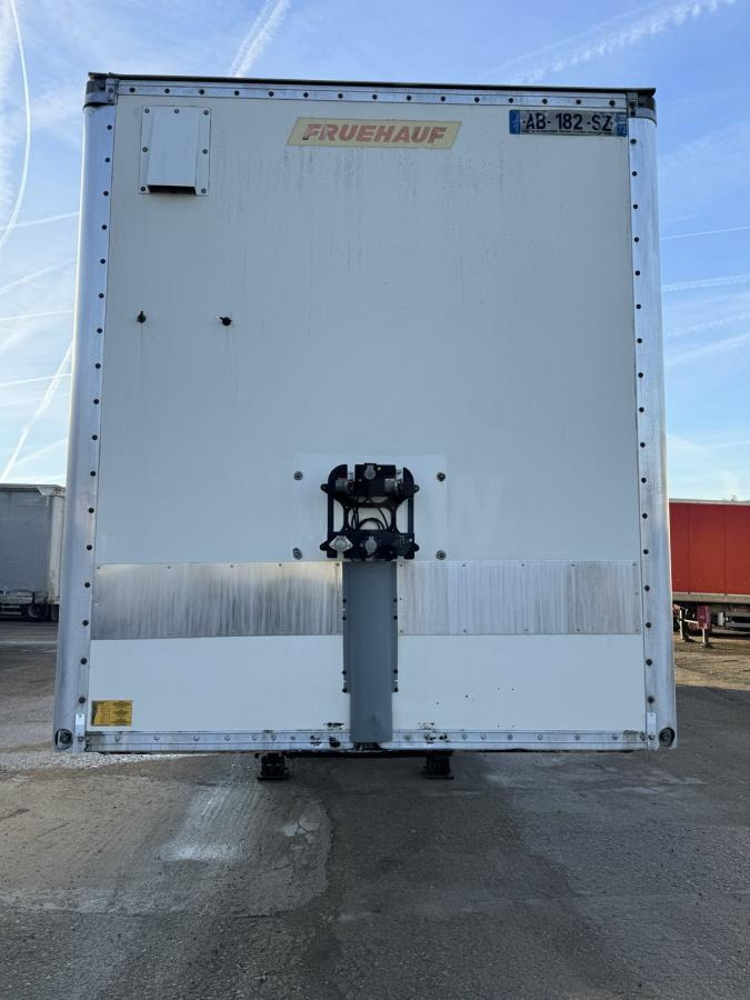 Fruehauf - Furgoonpoolhaagis: pilt 2 Fruehauf - Furgoonpoolhaagis: pilt 2