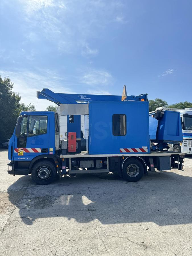 Iveco Eurocargo 100E18 - Veoautolt tõusev platvorm: pilt 5 Iveco Eurocargo 100E18 - Veoautolt tõusev platvorm: pilt 5
