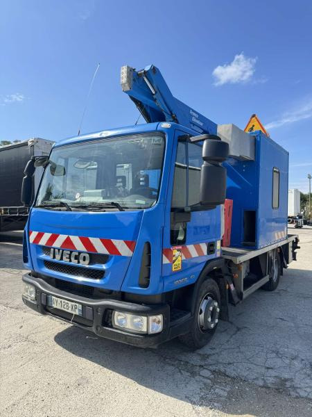 Veoautolt tõusev platvorm Iveco Eurocargo 100E18: pilt 6