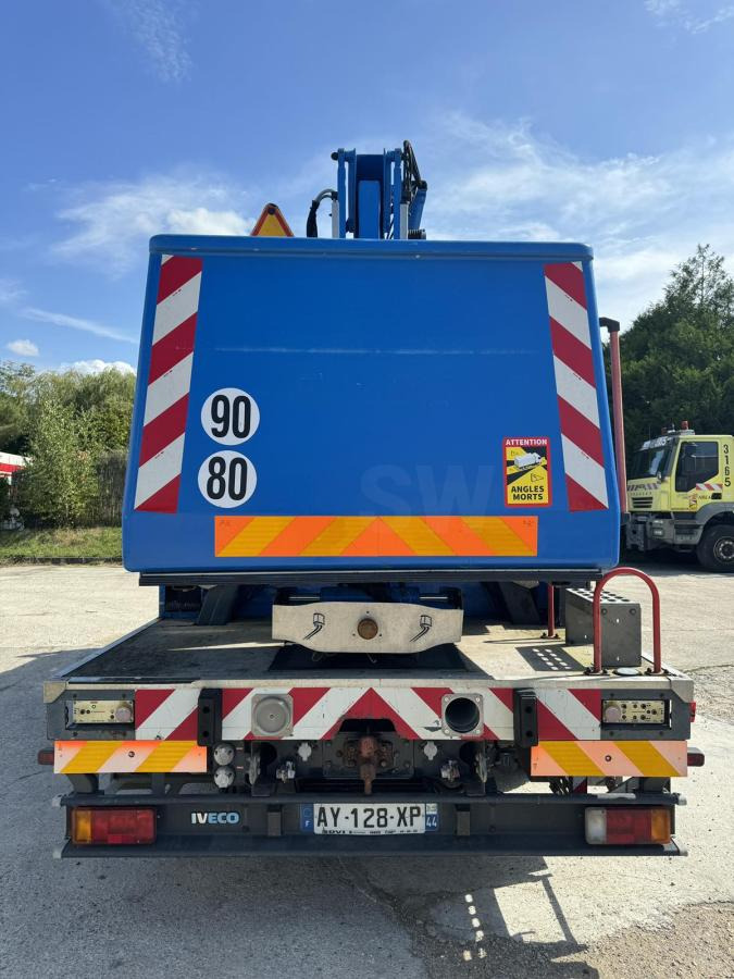 Iveco Eurocargo 100E18 - Veoautolt tõusev platvorm: pilt 3 Iveco Eurocargo 100E18 - Veoautolt tõusev platvorm: pilt 3