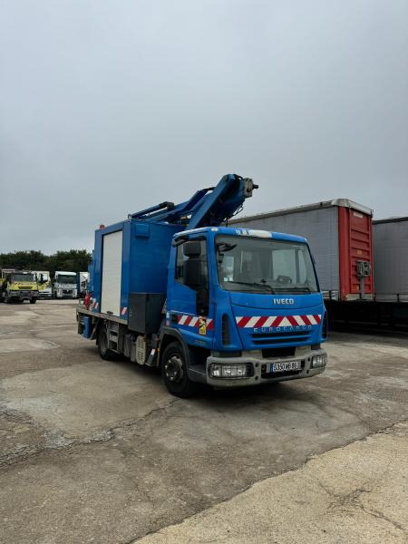 Iveco Eurocargo 100E19 - Veoautolt tõusev platvorm: pilt 3 Iveco Eurocargo 100E19 - Veoautolt tõusev platvorm: pilt 3