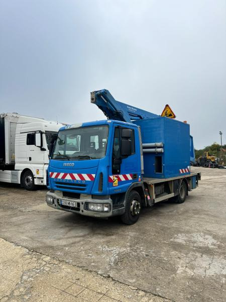Iveco Eurocargo 100E19 - Veoautolt tõusev platvorm: pilt 1 Iveco Eurocargo 100E19 - Veoautolt tõusev platvorm: pilt 1