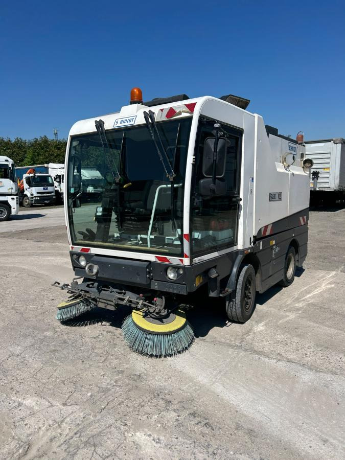 Schmidt Clingo 500 COMPACT 400 - Tänavapühkimismasin: pilt 1 Schmidt Clingo 500 COMPACT 400 - Tänavapühkimismasin: pilt 1