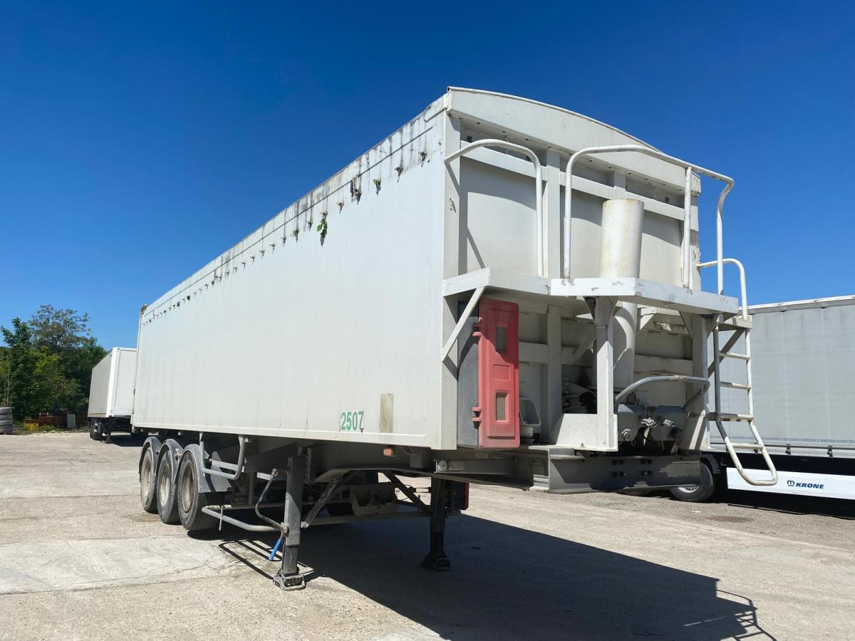 Stas - Kallur-poolhaagis: pilt 2 Stas - Kallur-poolhaagis: pilt 2