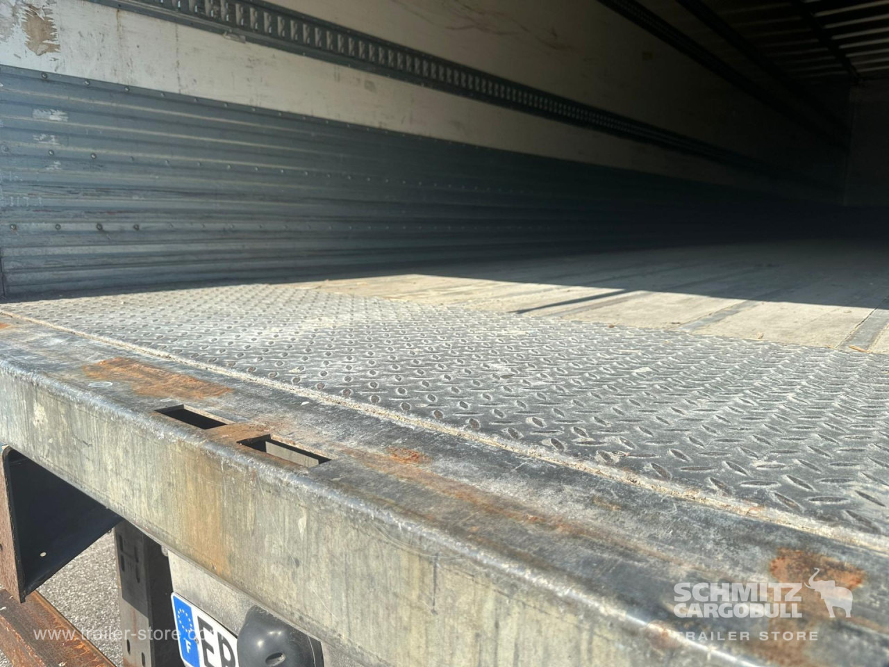 FRUEHAUF Dryfreight Standard Roller shutter door - Furgoonpoolhaagis: pilt 4 FRUEHAUF Dryfreight Standard Roller shutter door - Furgoonpoolhaagis: pilt 4