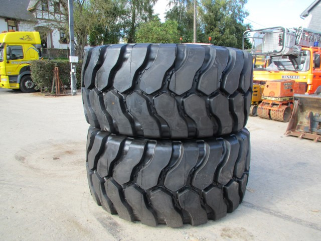 HILO 35/65R33 LCHS - Rehv - Ehitusmasinad: pilt 1 HILO 35/65R33 LCHS - Rehv - Ehitusmasinad: pilt 1