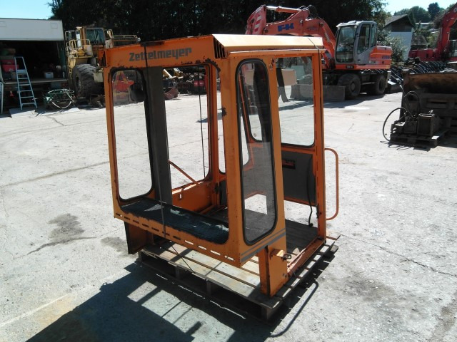 Kabine Zettelmeyer ZL 602 - Kabiin ja interjöör - Ehitusmasinad: pilt 4 Kabine Zettelmeyer ZL 602 - Kabiin ja interjöör - Ehitusmasinad: pilt 4