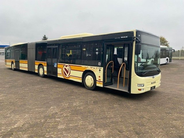 MAN A 23 Lions City Gelenkbus KLIMA 60 Sitze GURTE - Lõõtsbuss: pilt 1 MAN A 23 Lions City Gelenkbus KLIMA 60 Sitze GURTE - Lõõtsbuss: pilt 1