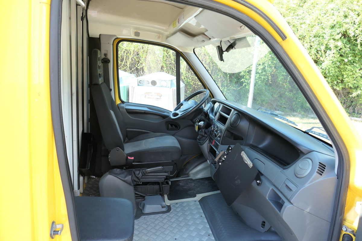 IVECO Daily 35 S11 C30C AUTOMATIK KAMERA Regale LUFT D - Tarbesõiduk furgoon: pilt 5 IVECO Daily 35 S11 C30C AUTOMATIK KAMERA Regale LUFT D - Tarbesõiduk furgoon: pilt 5