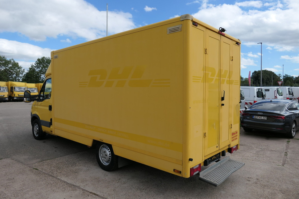 IVECO Daily 35 S11 C30C AUTOMATIK KAMERA Regale LUFT D - Tarbesõiduk furgoon: pilt 4 IVECO Daily 35 S11 C30C AUTOMATIK KAMERA Regale LUFT D - Tarbesõiduk furgoon: pilt 4