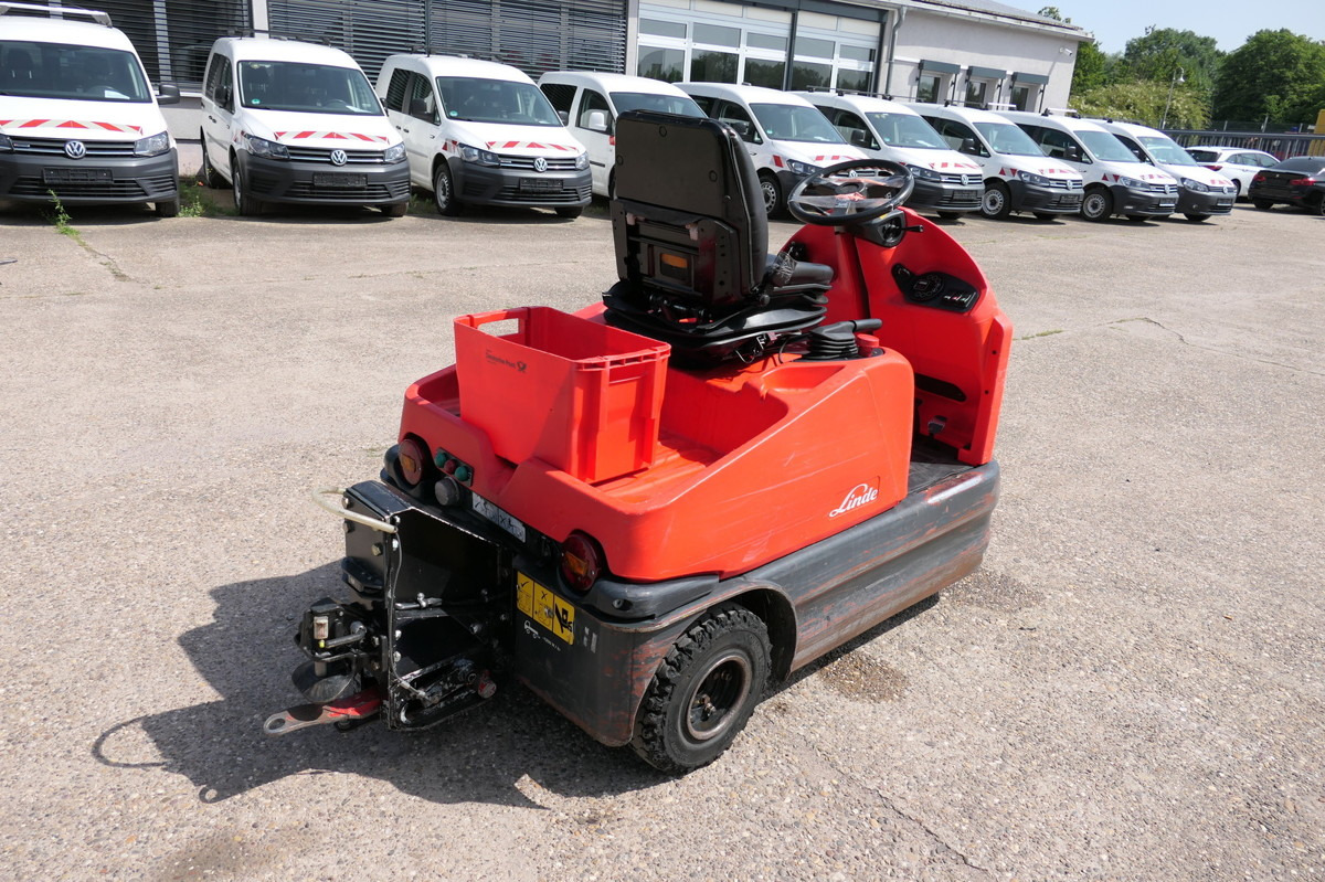 LINDE P 60 Z Schlepper Batterie 38/2019 - Puksiirtraktor: pilt 3 LINDE P 60 Z Schlepper Batterie 38/2019 - Puksiirtraktor: pilt 3