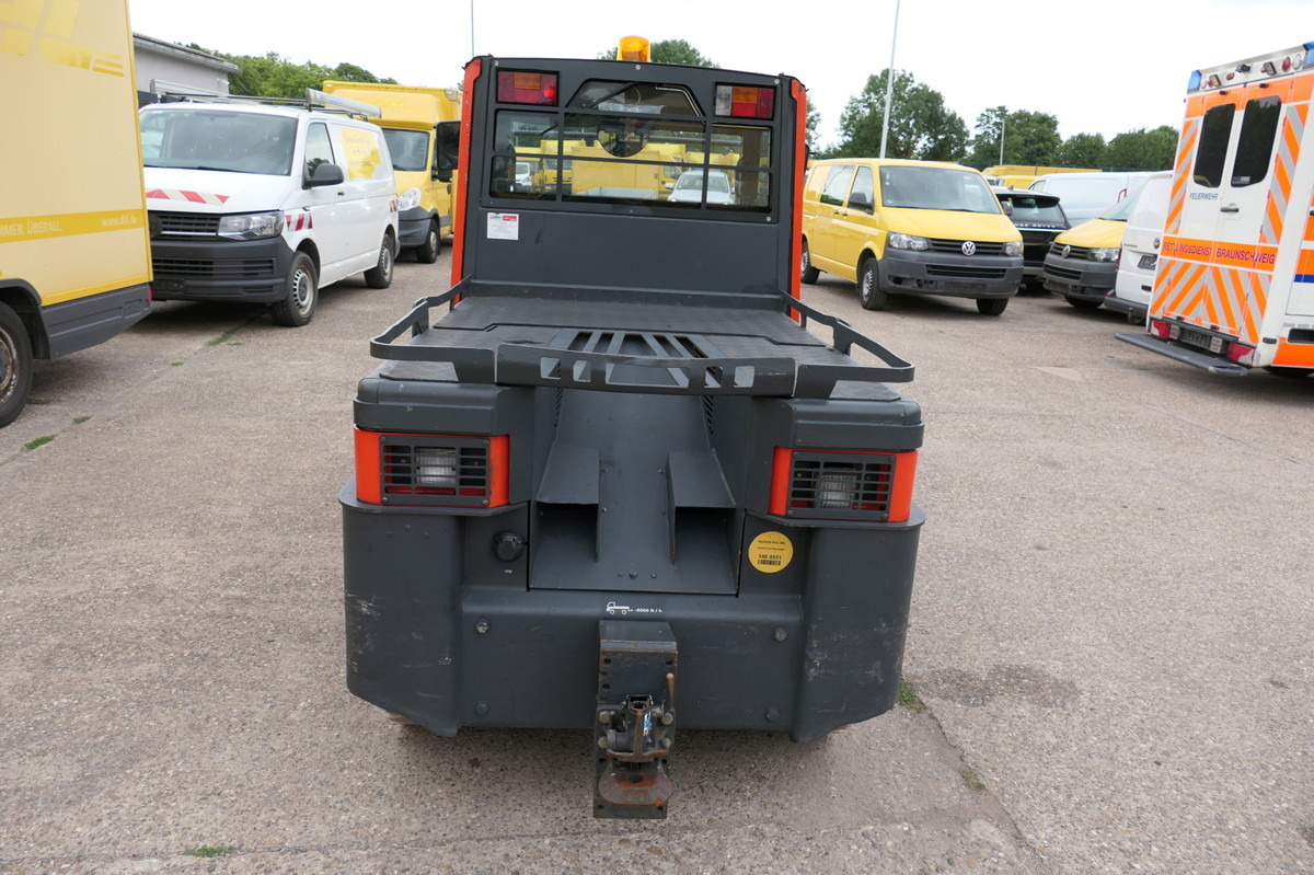 LINDE P250 Schlepper AHK Batterie 10/2022 Schiebetüren - Puksiirtraktor: pilt 5 LINDE P250 Schlepper AHK Batterie 10/2022 Schiebetüren - Puksiirtraktor: pilt 5