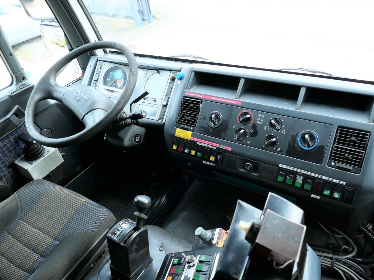 Vaakumveok MAN 18.285 LLC LE280B ZW SCHIENENREINIGER SCHÖRLING: pilt 11