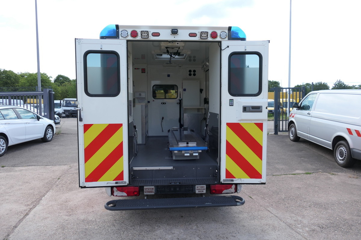 MERCEDES-BENZ 319 Sprinter 6-Zylinder Rettungswagen Strobel - Kiirabiauto: pilt 5 MERCEDES-BENZ 319 Sprinter 6-Zylinder Rettungswagen Strobel - Kiirabiauto: pilt 5