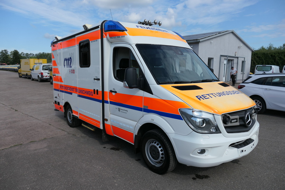 MERCEDES-BENZ 319 Sprinter 6-Zylinder Rettungswagen Strobel - Kiirabiauto: pilt 2 MERCEDES-BENZ 319 Sprinter 6-Zylinder Rettungswagen Strobel - Kiirabiauto: pilt 2