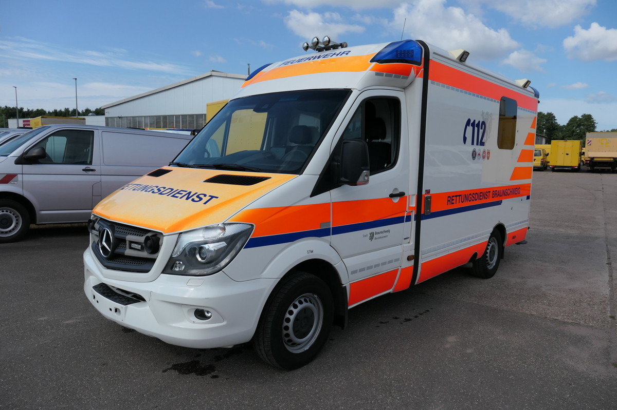 MERCEDES-BENZ 319 Sprinter 6-Zylinder Rettungswagen Strobel - Kiirabiauto: pilt 1 MERCEDES-BENZ 319 Sprinter 6-Zylinder Rettungswagen Strobel - Kiirabiauto: pilt 1