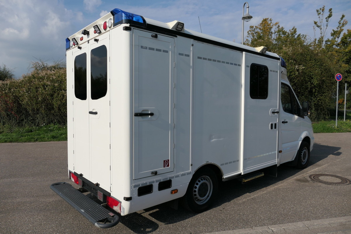 MERCEDES-BENZ 319 Sprinter 6-Zylinder Rettungswagen Strobel - Kiirabiauto: pilt 4 MERCEDES-BENZ 319 Sprinter 6-Zylinder Rettungswagen Strobel - Kiirabiauto: pilt 4