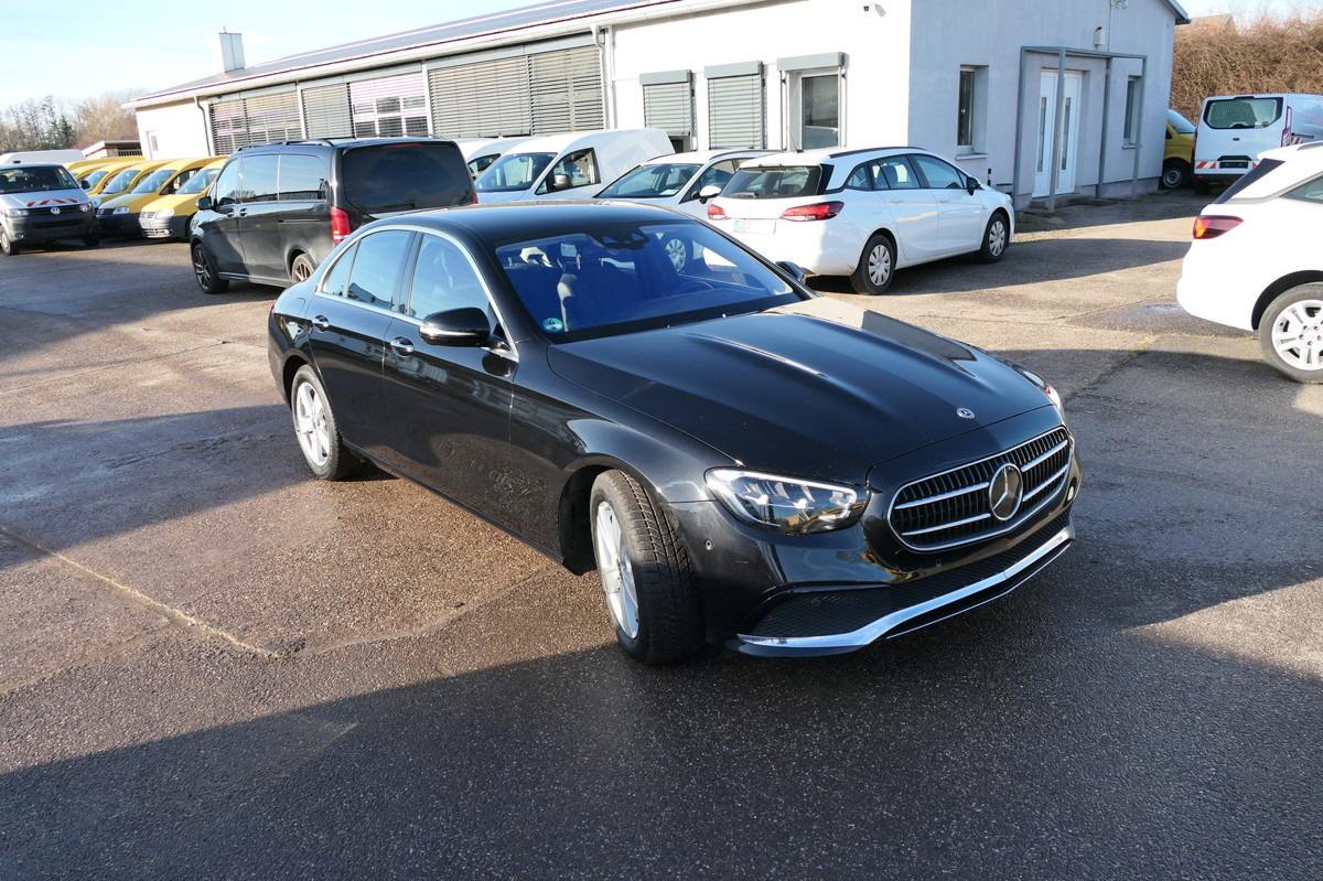 MERCEDES-BENZ E 220 d AVANTGARDE KLIMA - Sedaan: pilt 2 MERCEDES-BENZ E 220 d AVANTGARDE KLIMA - Sedaan: pilt 2