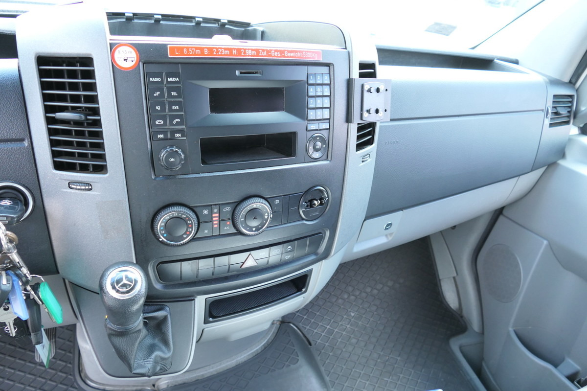 Kiirabiauto MERCEDES-BENZ Sprinter 519 CDI Klima Krankenwagen Fahrtec Aufb: pilt 13 Kiirabiauto MERCEDES-BENZ Sprinter 519 CDI Klima Krankenwagen Fahrtec Aufb: pilt 13