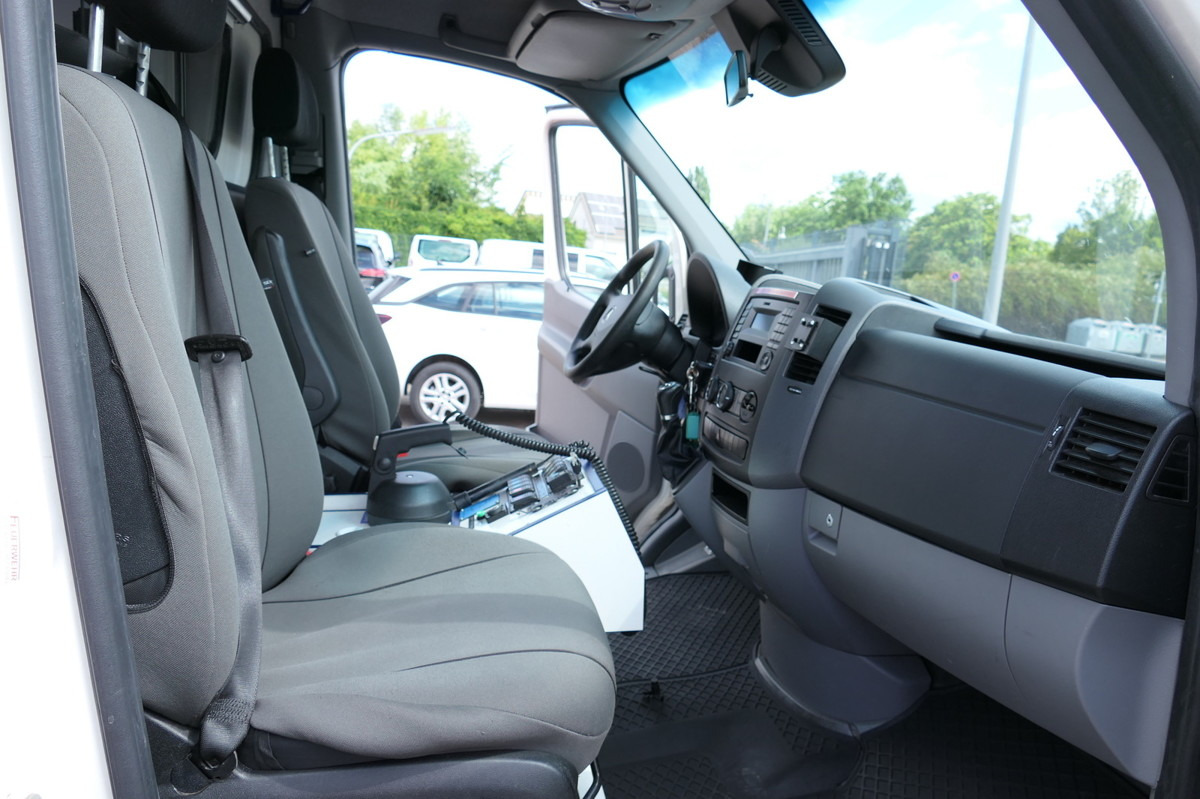 Kiirabiauto MERCEDES-BENZ Sprinter 519 CDI Klima Krankenwagen Fahrtec Aufb: pilt 12 Kiirabiauto MERCEDES-BENZ Sprinter 519 CDI Klima Krankenwagen Fahrtec Aufb: pilt 12