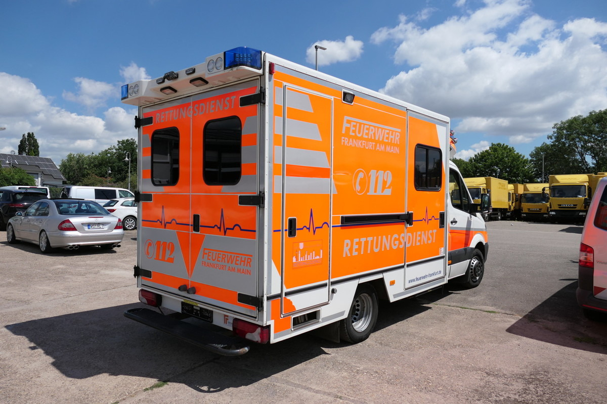 MERCEDES-BENZ Sprinter 519 CDI Klima Krankenwagen Fahrtec Aufb - Kiirabiauto: pilt 4 MERCEDES-BENZ Sprinter 519 CDI Klima Krankenwagen Fahrtec Aufb - Kiirabiauto: pilt 4