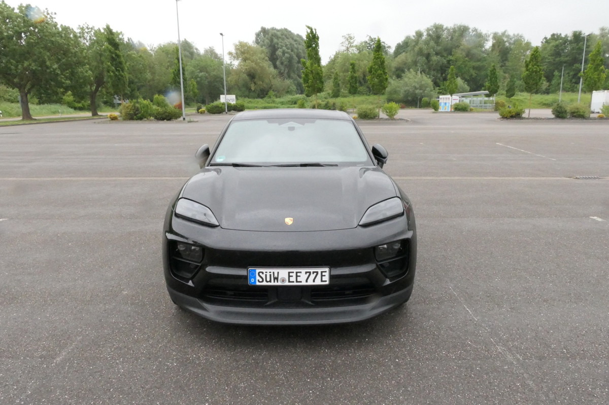 PORSCHE Macan 4 Electric - Bose Soundsystem Kombilimousi - Maastur: pilt 3 PORSCHE Macan 4 Electric - Bose Soundsystem Kombilimousi - Maastur: pilt 3