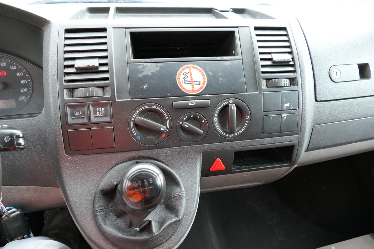 Väike kaubik VW T5 Transporter 1.9 TDI PARKTRONIK 2xSCHIEBETÜR: pilt 12