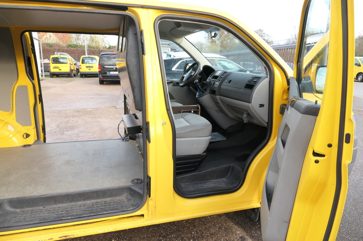 Interior photo 1: Väike kaubik VW T5 Transporter 2.0 TDI 2-Sitzer PARKTRONIK EURO5