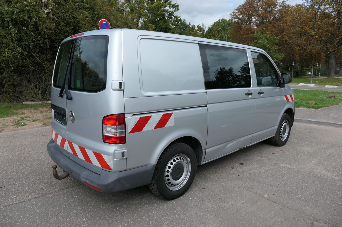 VW T5 Transporter 2.0 TDI 4Motion Flügeltür Klima A - Väike kaubik: pilt 4 VW T5 Transporter 2.0 TDI 4Motion Flügeltür Klima A - Väike kaubik: pilt 4