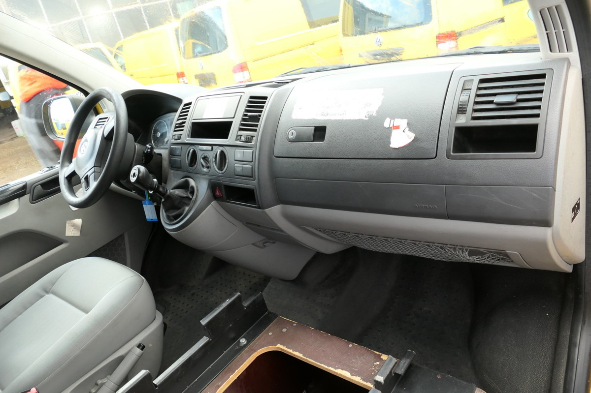 VW T5 Transporter 2.0 TDI PARKTRONIK EURO-5 2xSCHIE liising VW T5 Transporter 2.0 TDI PARKTRONIK EURO-5 2xSCHIE: pilt 7
