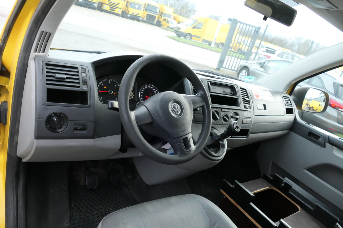 Interior photo 1: Väike kaubik VW T5 Transporter 2.0 TDI PARKTRONIK EURO-5 2xSCHIE