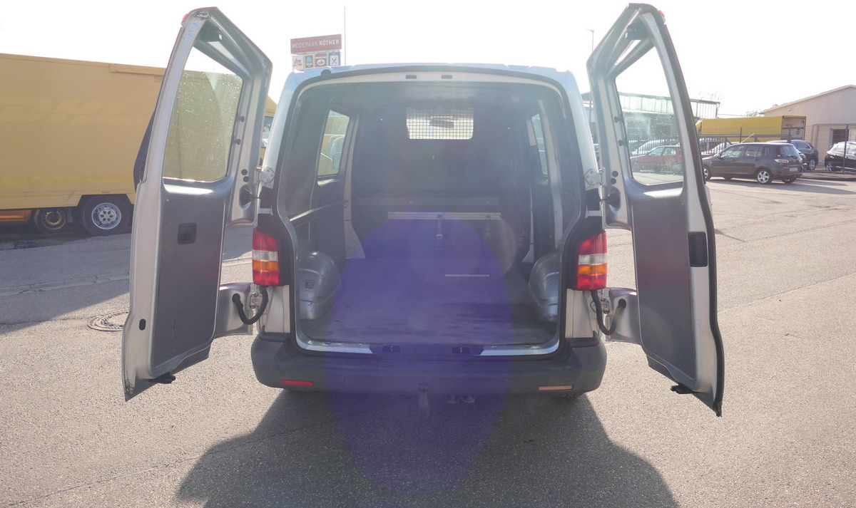 VW T5 Transporter 2.5 TDI 2-Sitzer 4Motion AHK KLIM - Väike kaubik: pilt 5 VW T5 Transporter 2.5 TDI 2-Sitzer 4Motion AHK KLIM - Väike kaubik: pilt 5