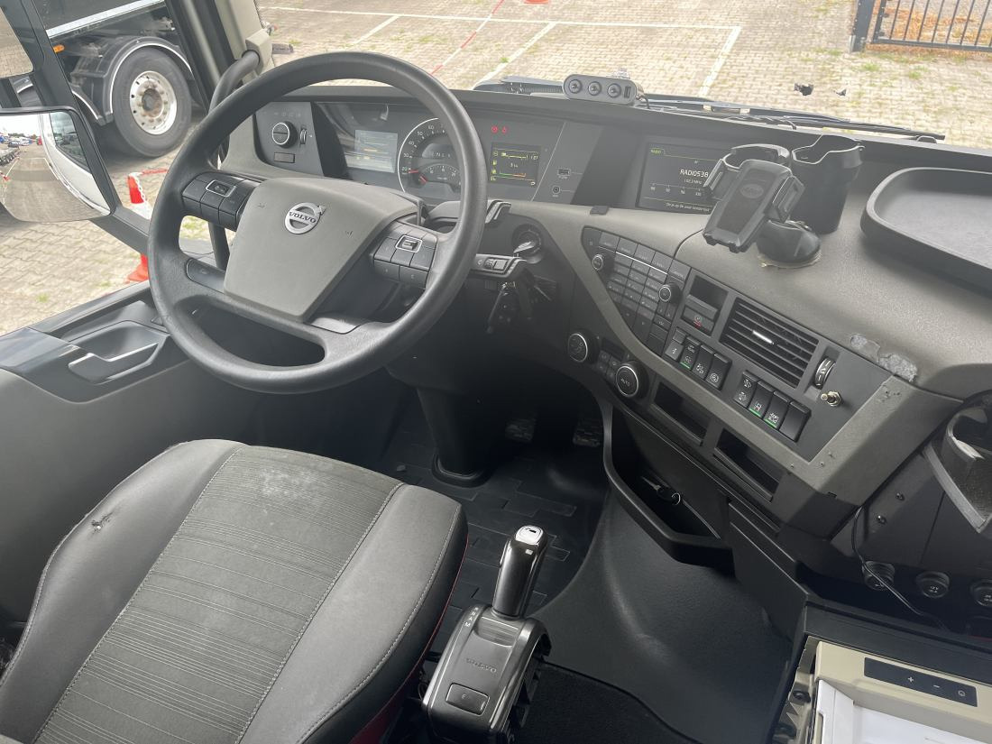 Volvo FH 460 4X2 Globetrotter - 604.000 Km. ADR - Sadulveok: pilt 4 Volvo FH 460 4X2 Globetrotter - 604.000 Km. ADR - Sadulveok: pilt 4