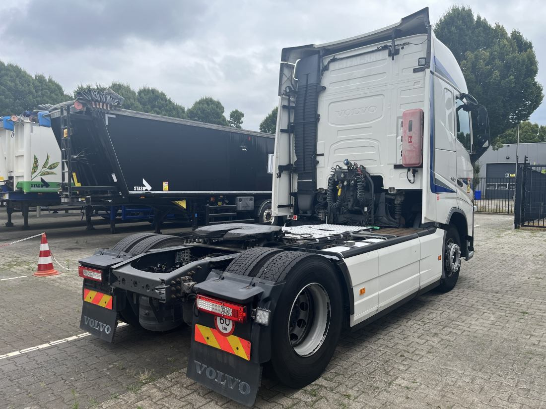 Volvo FH 460 4X2 Globetrotter - 604.000 Km. ADR - Sadulveok: pilt 2 Volvo FH 460 4X2 Globetrotter - 604.000 Km. ADR - Sadulveok: pilt 2
