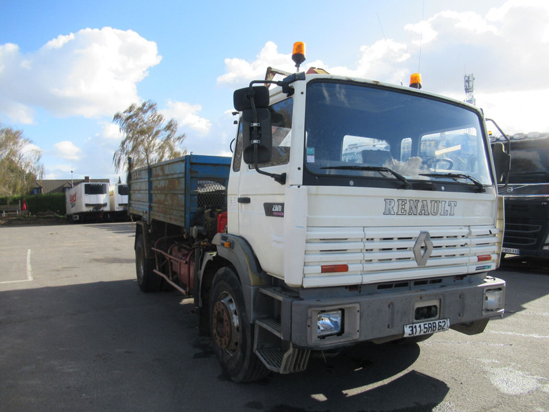 Renault G300 - Madelveok/ Platvormveok, Kraanaga veoauto: pilt 1 Renault G300 - Madelveok/ Platvormveok, Kraanaga veoauto: pilt 1