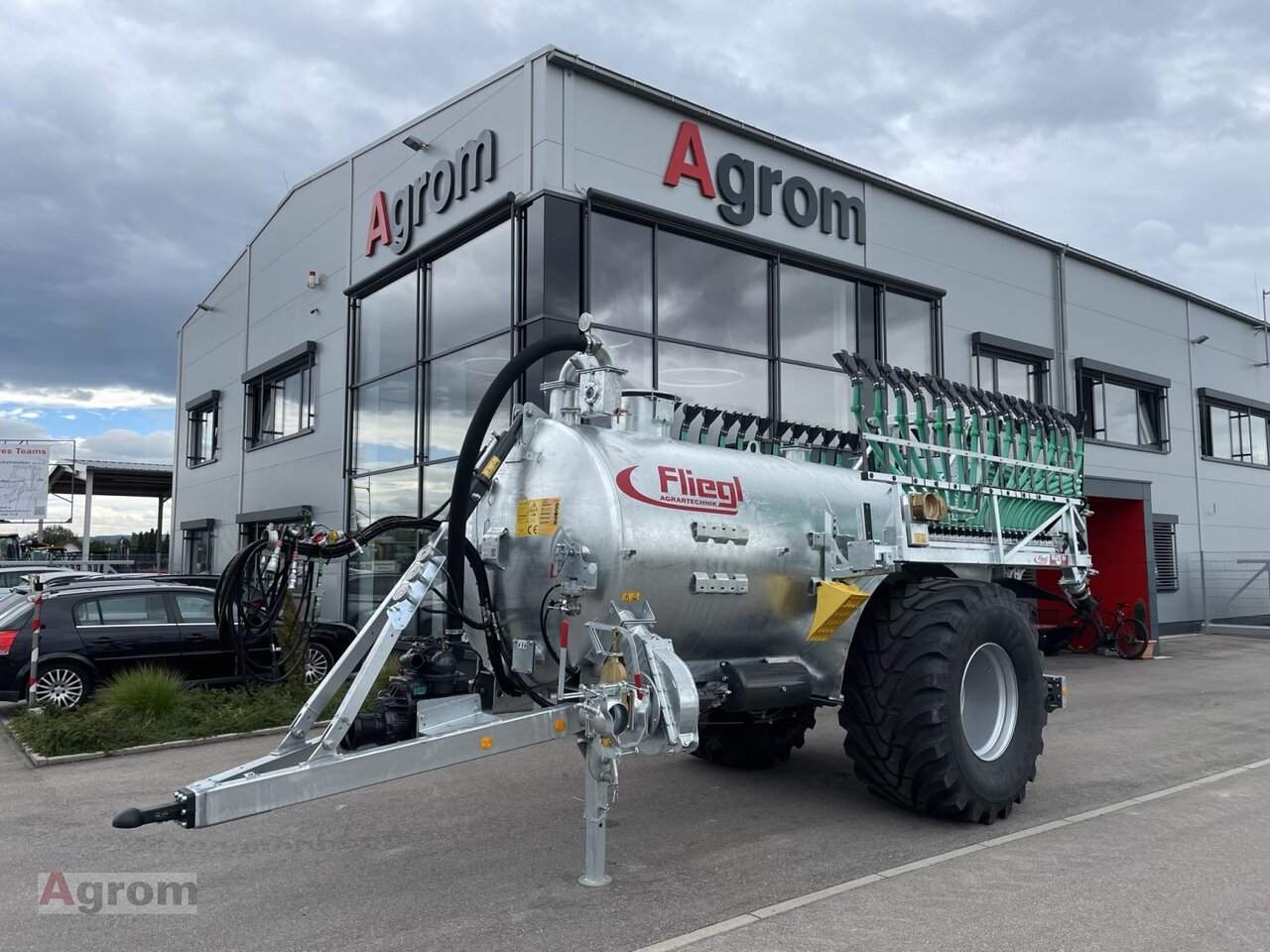 Fliegl VFW 8600 + Skate 90 - Lägapütt: pilt 1 Fliegl VFW 8600 + Skate 90 - Lägapütt: pilt 1