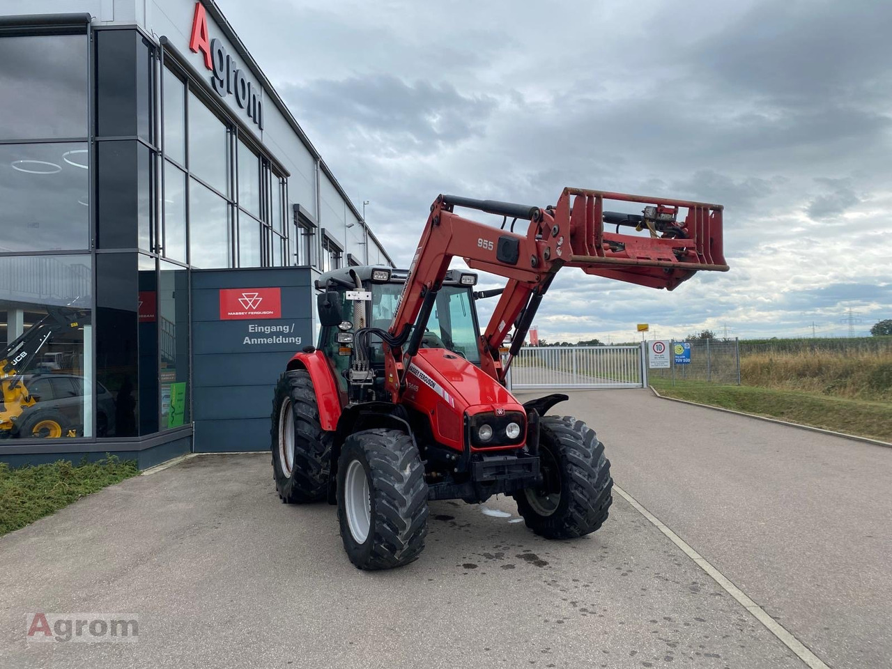 Massey Ferguson 5445 Dyna4 - Traktor: pilt 3 Massey Ferguson 5445 Dyna4 - Traktor: pilt 3