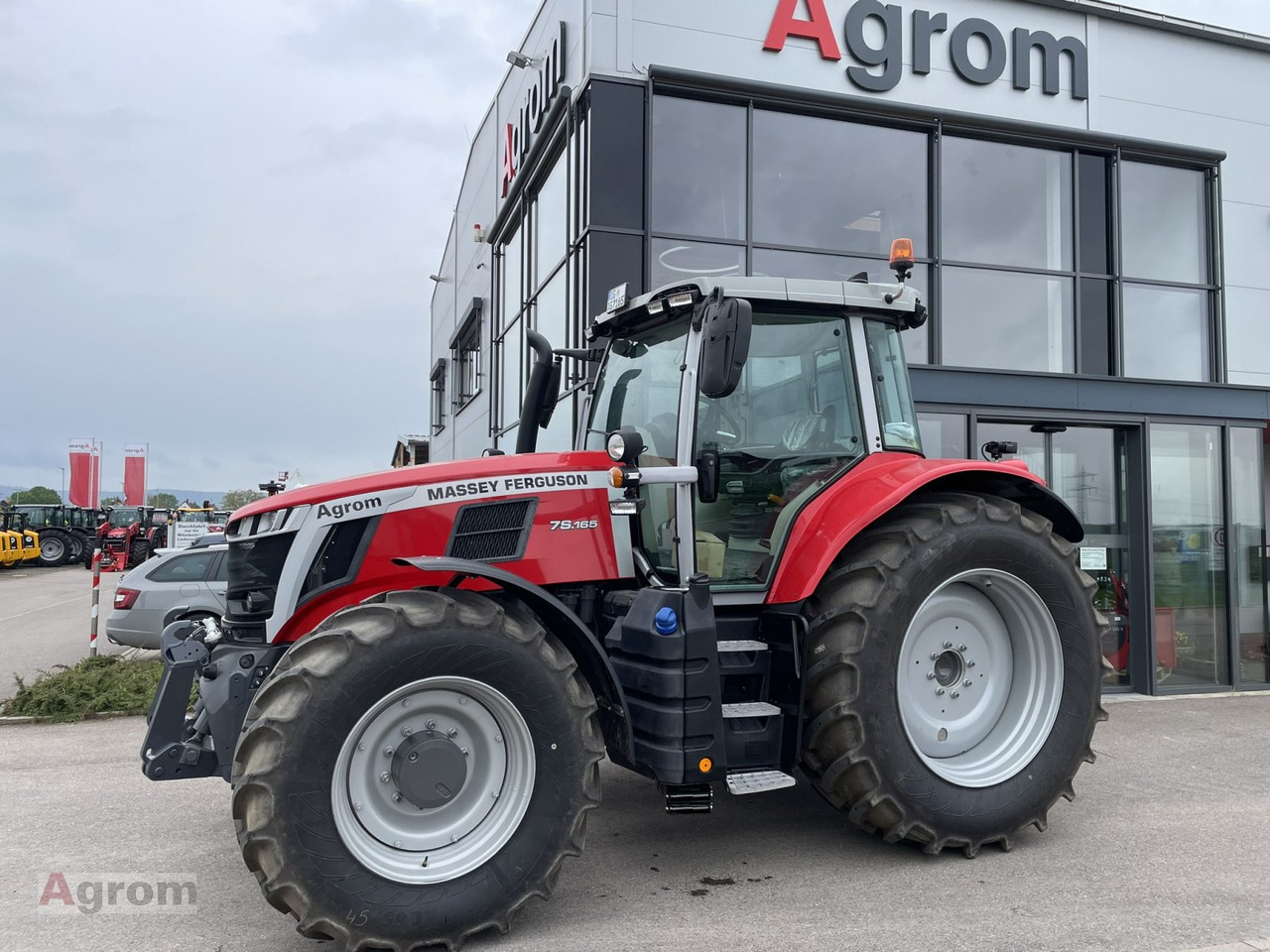 Massey Ferguson 7S.165 Dyna6 EFFICIENT - Traktor: pilt 2 Massey Ferguson 7S.165 Dyna6 EFFICIENT - Traktor: pilt 2