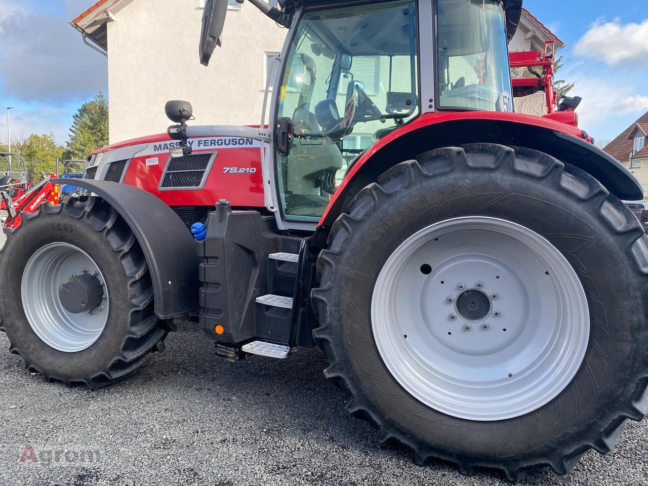 Massey Ferguson 7S.210 Dyna-VT EXCLUSIVE - Traktor: pilt 5 Massey Ferguson 7S.210 Dyna-VT EXCLUSIVE - Traktor: pilt 5