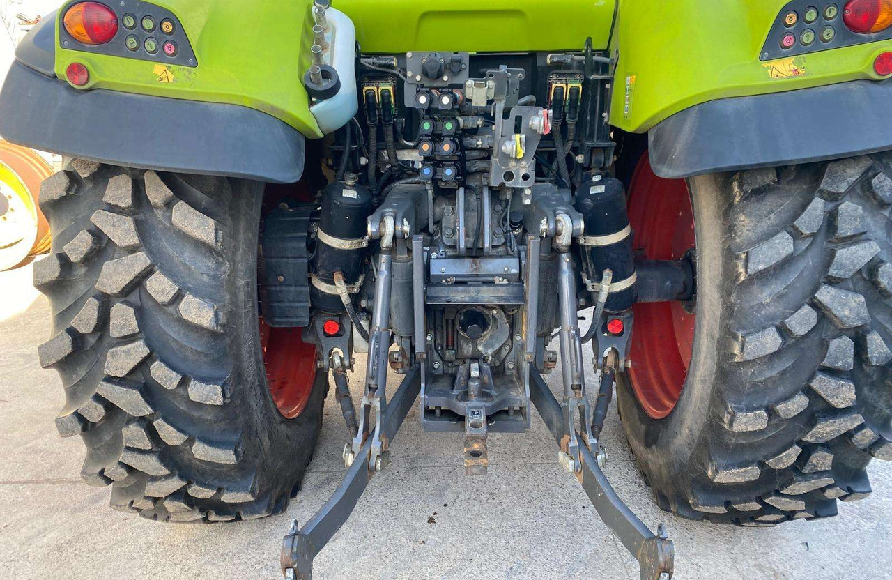 Claas Arion 440 su Claaas front.kr. - Traktor: pilt 3 Claas Arion 440 su Claaas front.kr. - Traktor: pilt 3