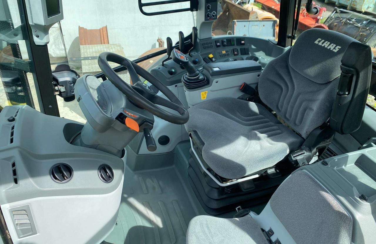 Claas Arion 440 su Claaas front.kr. - Traktor: pilt 5 Claas Arion 440 su Claaas front.kr. - Traktor: pilt 5