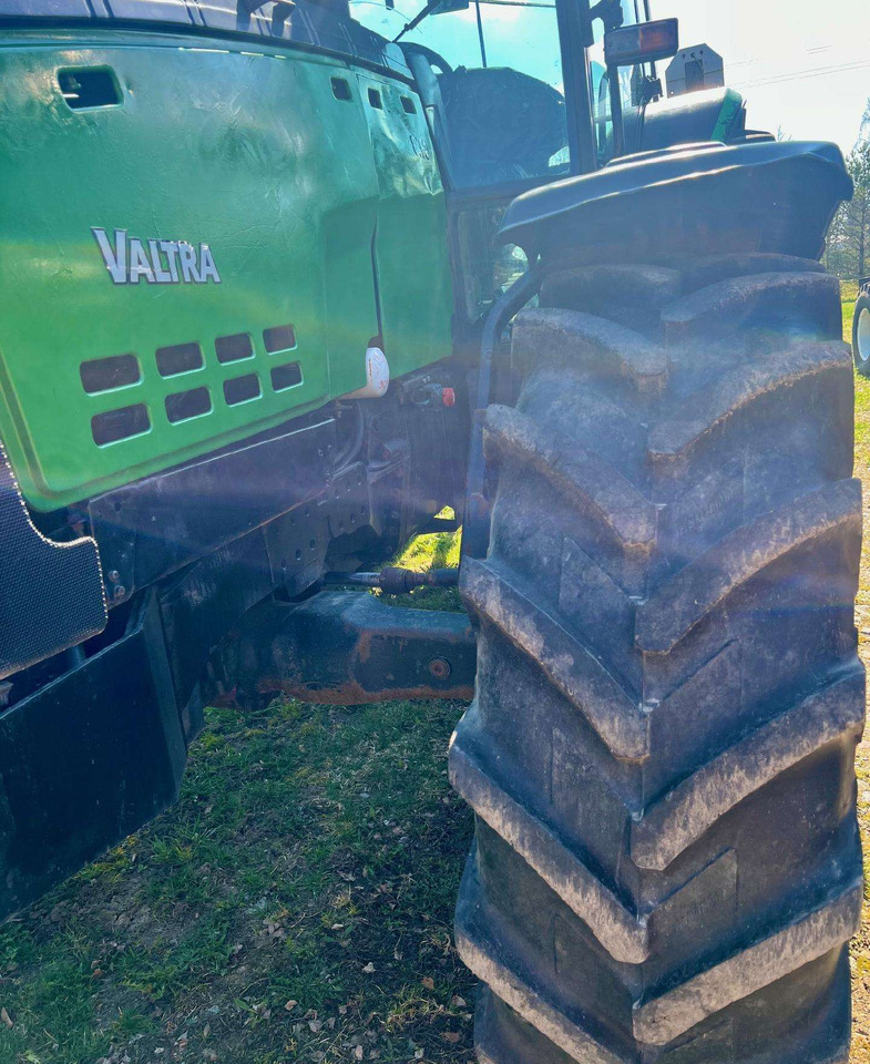 Valtra 8450 Mega - Traktor: pilt 4 Valtra 8450 Mega - Traktor: pilt 4