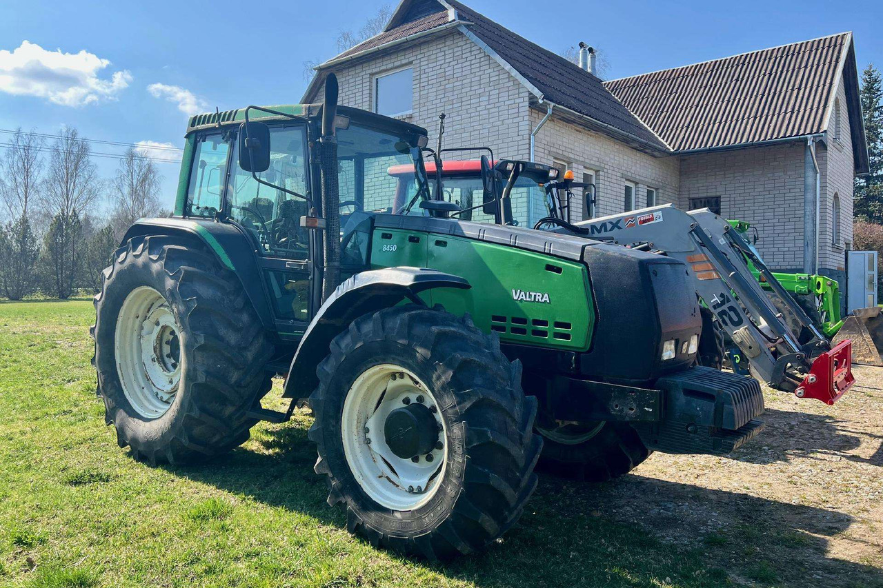 Valtra 8450 Mega - Traktor: pilt 1 Valtra 8450 Mega - Traktor: pilt 1